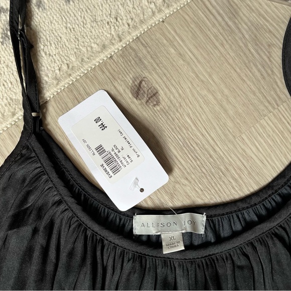 NWT Evereve Allison Joy Brynn Pleated Cami XL Black Flowy Lightweight Neutral - Picture 9 of 12